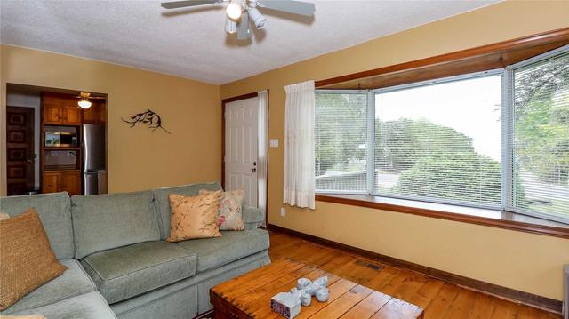 984 Lakeshore Rd E, House detached with 2 bedrooms, 1 bathrooms and 8 parking in Oro Medonte ON | Image 5