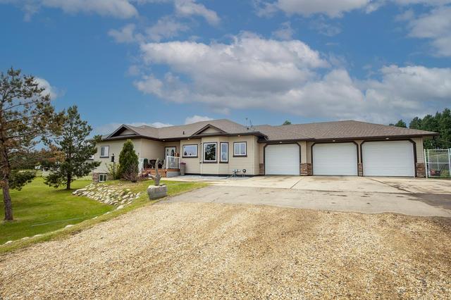 3104 111 Street, House detached with 6 bedrooms, 3 bathrooms and 6 parking in Grande Prairie County No. 1 AB | Image 1