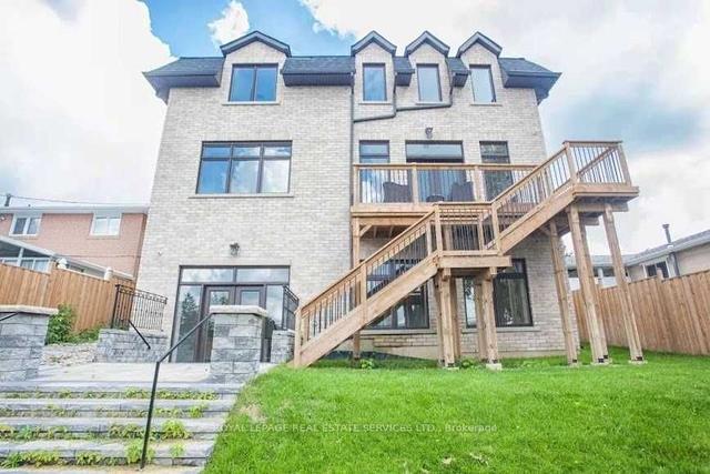 26 Rochelle Cres, House detached with 4 bedrooms, 5 bathrooms and 4 parking in Toronto ON | Image 11