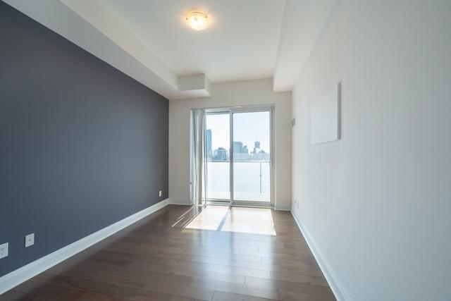 3802 - 65 St Mary St, Condo with 2 bedrooms, 2 bathrooms and 1 parking in Toronto ON | Image 3