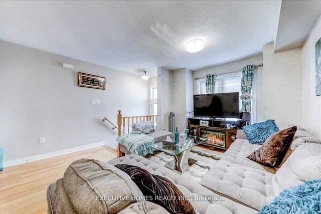 43 Kawneer Terr, House attached with 4 bedrooms, 4 bathrooms and 3 parking in Toronto ON | Image 32