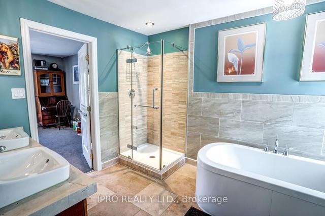 1531 Queen St E, House semidetached with 3 bedrooms, 4 bathrooms and 0 parking in Toronto ON | Image 14