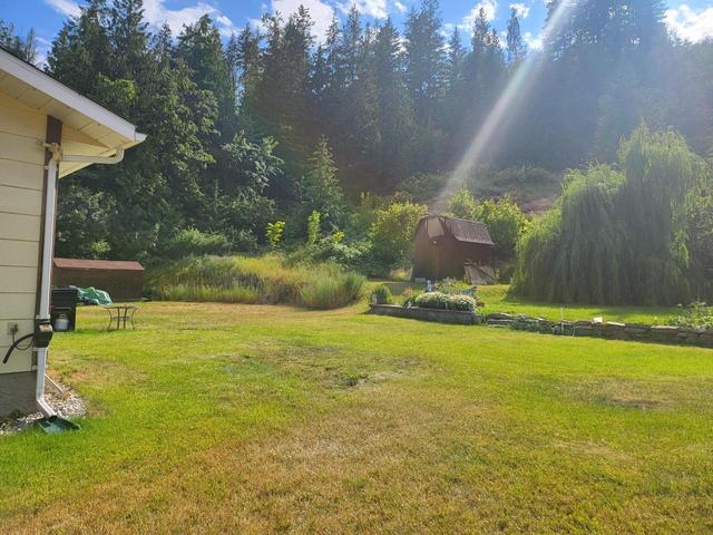 2644 10th Avenue, House detached with 4 bedrooms, 2 bathrooms and null parking in Castlegar BC | Image 36