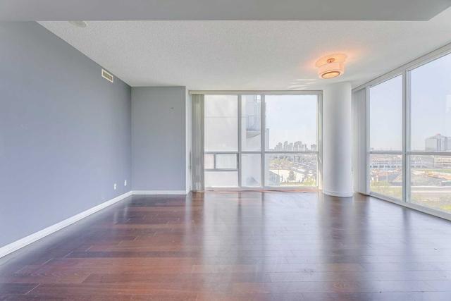802 - 223 Webb Dr, Condo with 1 bedrooms, 1 bathrooms and 1 parking in Mississauga ON | Image 2