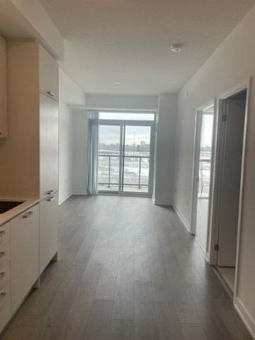 07 - 38 Honeycresp Cres, Condo with 1 bedrooms, 1 bathrooms and 1 parking in Vaughan ON | Image 4