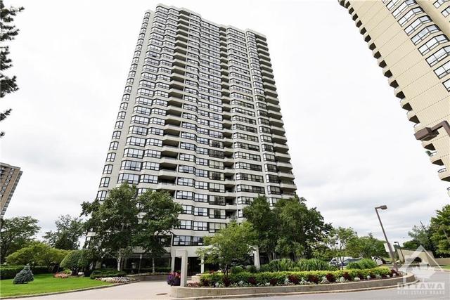 2307 - 1510 Riverside Drive, Condo with 3 bedrooms, 2 bathrooms and 1 parking in Ottawa ON | Image 2