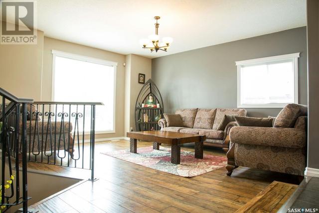 10207 Ross Crescent, House detached with 3 bedrooms, 2 bathrooms and null parking in North Battleford CY SK | Image 6