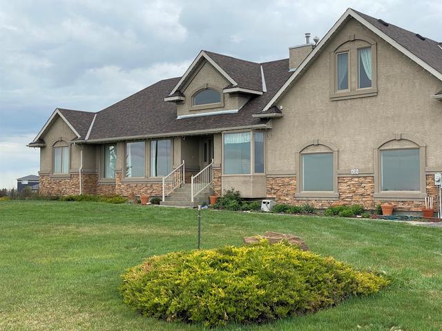 121 Chulavista Close, House detached with 4 bedrooms, 3 bathrooms and 10 parking in Lethbridge County AB | Image 1