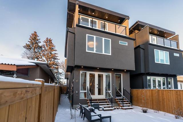 631 55 Avenue Sw, House detached with 5 bedrooms, 4 bathrooms and 2 parking in Calgary AB | Image 4