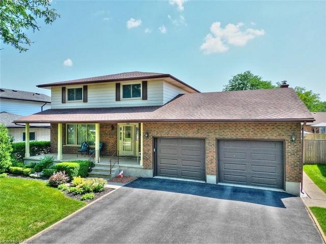 6965 Brian Crescent, House detached with 4 bedrooms, 2 bathrooms and null parking in Niagara Falls ON | Image 1