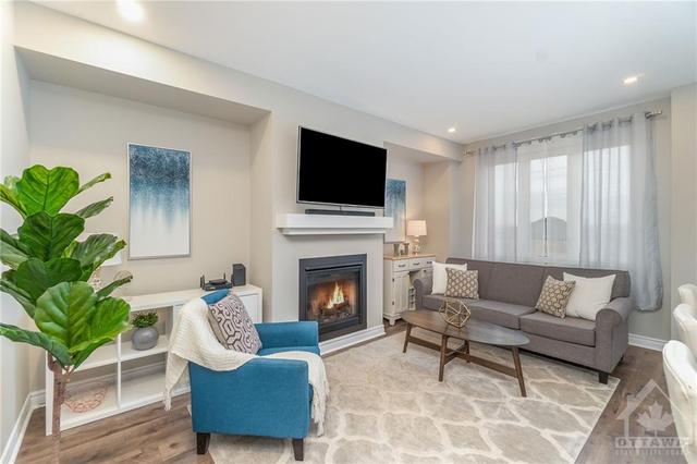 102 Livorno Court, Townhouse with 3 bedrooms, 3 bathrooms and 3 parking in Ottawa ON | Image 5