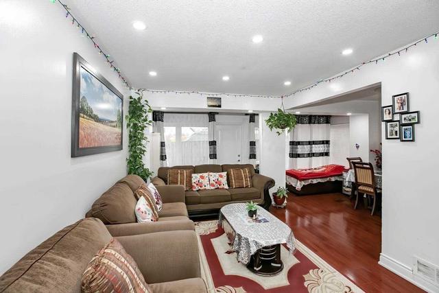 6 - 7450 Darcel Ave, House attached with 3 bedrooms, 2 bathrooms and 4 parking in Mississauga ON | Image 31