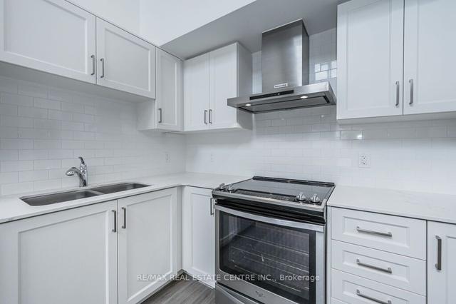 1 - 110 Fergus Ave, Townhouse with 3 bedrooms, 1 bathrooms and 4 parking in Kitchener ON | Image 5