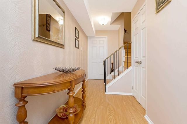 68 Morley Cres E, Townhouse with 3 bedrooms, 2 bathrooms and 2 parking in Brampton ON | Image 30