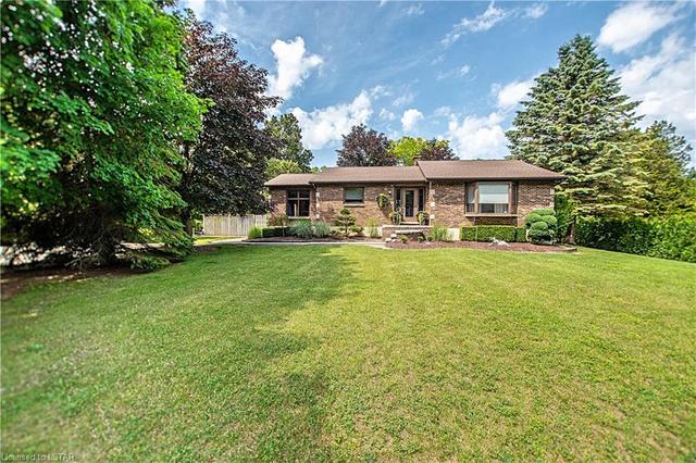 9569 Ipperwash Road, House detached with 4 bedrooms, 2 bathrooms and null parking in Lambton Shores ON | Image 1