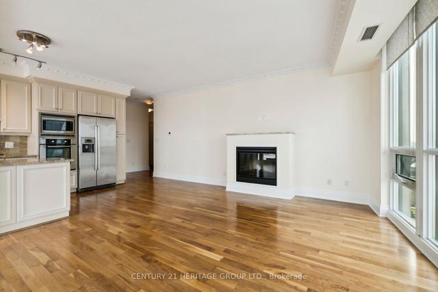 4203 - 16 Harbour St, Condo with 3 bedrooms, 2 bathrooms and 1 parking in Toronto ON | Image 40