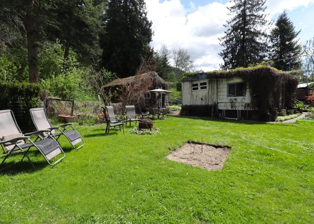 1680 Chandler Road, House detached with 2 bedrooms, 1 bathrooms and null parking in Kootenay Boundary C BC | Image 3