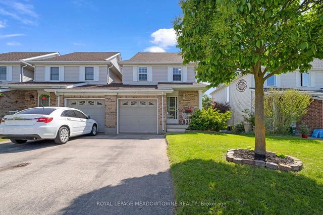 61 Calvin Crt, House attached with 3 bedrooms, 1 bathrooms and 3 parking in Cambridge ON | Image 1