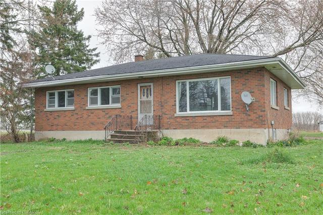 861 Penetanguishene Road, House detached with 3 bedrooms, 1 bathrooms and 8 parking in Oro Medonte ON | Image 1