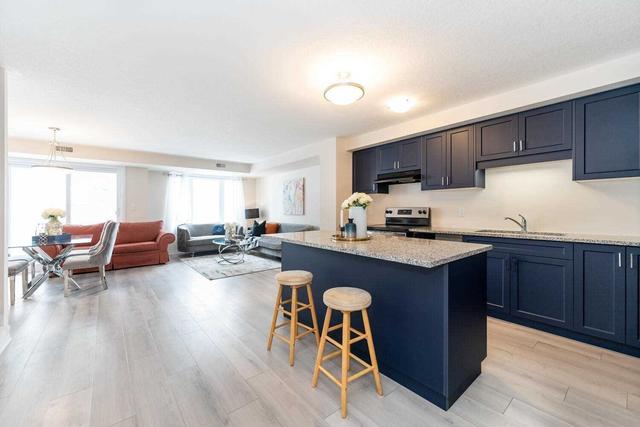 102 Progress Cres, Townhouse with 2 bedrooms, 3 bathrooms and 2 parking in Kitchener ON | Image 7