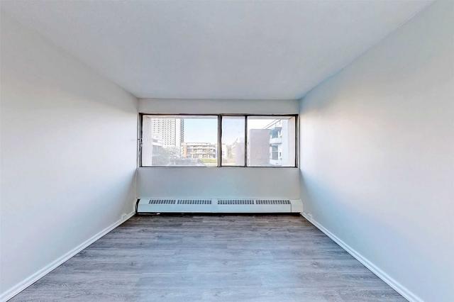 301 - 10 Sunny Glenway, Condo with 2 bedrooms, 1 bathrooms and 1 parking in Toronto ON | Image 9