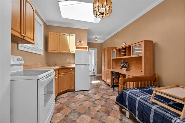 163 Kenora Avenue, House detached with 3 bedrooms, 4 bathrooms and 2 parking in Hamilton ON | Image 27
