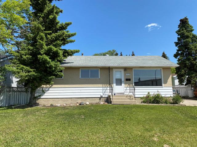 10809 96 Street, House detached with 4 bedrooms, 2 bathrooms and 4 parking in Grande Prairie AB | Image 1