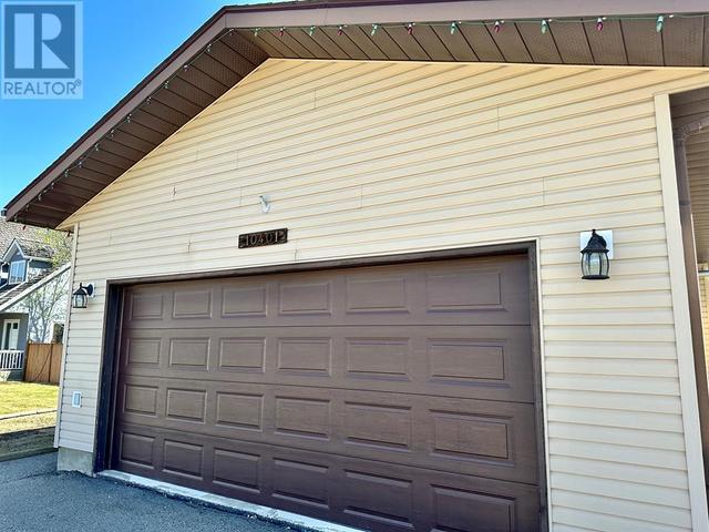 10401 83 Street, House detached with 4 bedrooms, 2 bathrooms and 4 parking in Peace River AB | Image 2