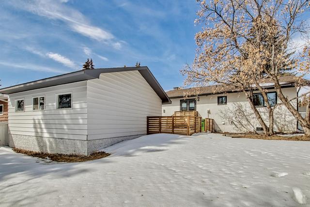 5820 Dalhousie Drive Nw, House detached with 5 bedrooms, 3 bathrooms and 2 parking in Calgary AB | Image 32