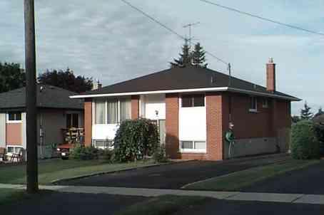 80 Keewatin St S, House detached with 3 bedrooms, 2 bathrooms and 4 parking in Oshawa ON | Image 1