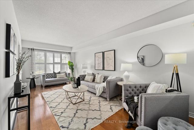 th17 - 117 Omni Dr, Townhouse with 3 bedrooms, 2 bathrooms and 2 parking in Toronto ON | Image 1