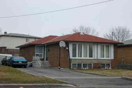 80 Brimorton Dr, House detached with 3 bedrooms, 2 bathrooms and 6 parking in Toronto ON | Image 1