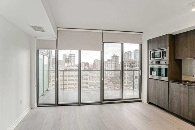 1212 - 11 Wellesley St W, Condo with 0 bedrooms, 1 bathrooms and 0 parking in Toronto ON | Image 2
