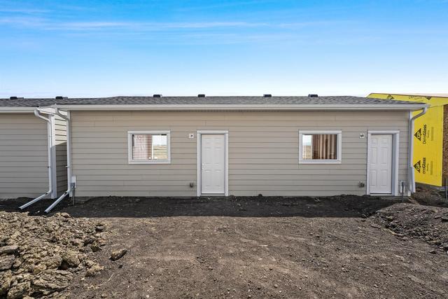 7585 202 Avenue Se, Home with 3 bedrooms, 2 bathrooms and 2 parking in Calgary AB | Image 32