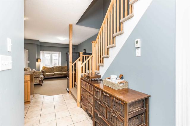 14 Clough Cres, House attached with 3 bedrooms, 4 bathrooms and 3 parking in Guelph ON | Image 38