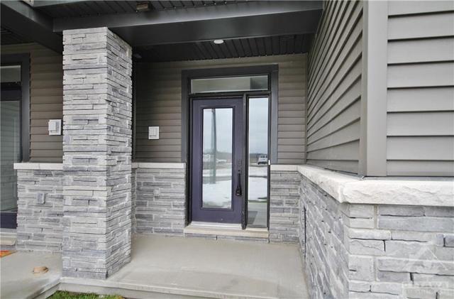 565 Aglish Mews, Townhouse with 3 bedrooms, 3 bathrooms and 3 parking in Ottawa ON | Image 2