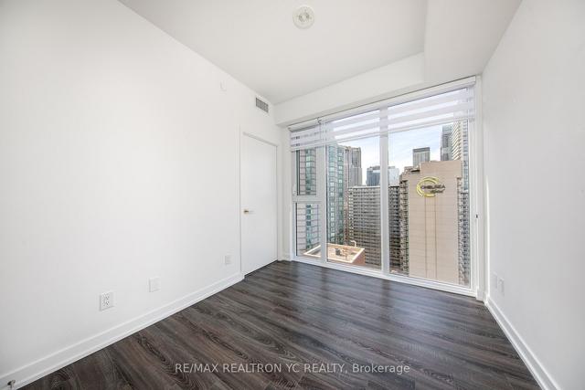 1915 - 20 Edward St, Condo with 2 bedrooms, 2 bathrooms and 0 parking in Toronto ON | Image 4