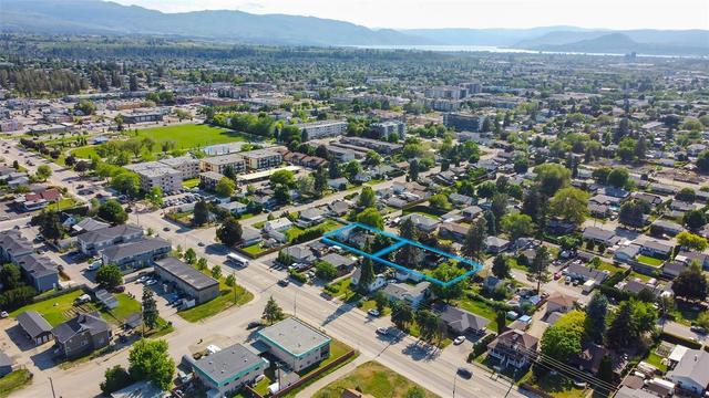 475 Montgomery Road, House detached with 4 bedrooms, 1 bathrooms and null parking in Kelowna BC | Image 12