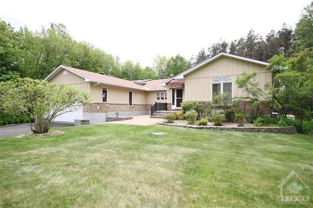 16 Kimini Drive, House detached with 3 bedrooms, 5 bathrooms and 10 parking in Ottawa ON | Image 26