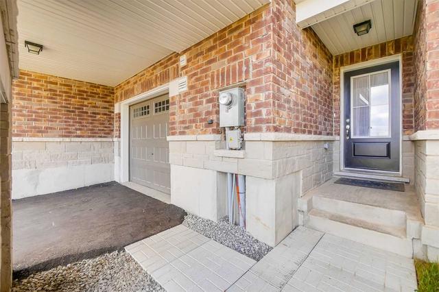 982 Balsam Crt, House attached with 3 bedrooms, 3 bathrooms and 3 parking in Milton ON | Image 23