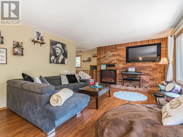 1652 Centennary Dr, House detached with 2 bedrooms, 2 bathrooms and 4 parking in Nanaimo BC | Image 6