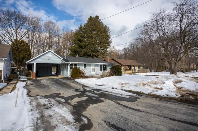 826 11th Street W, House detached with 2 bedrooms, 1 bathrooms and null parking in Owen Sound ON | Image 12