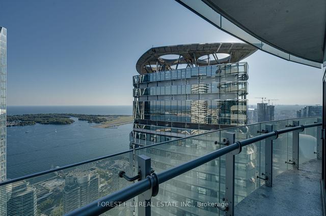 6005 - 14 York St, Condo with 2 bedrooms, 2 bathrooms and 1 parking in Toronto ON | Image 19