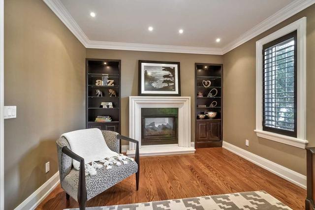 80 Morrison Creek Cres, House detached with 4 bedrooms, 3 bathrooms and 4 parking in Oakville ON | Image 3