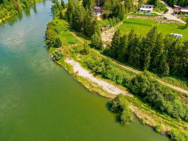 4042 Frogs Vista Drive, House detached with 3 bedrooms, 2 bathrooms and null parking in Central Kootenay H BC | Image 45