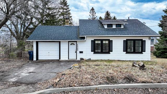 1923 Kingston Rd, House detached with 2 bedrooms, 2 bathrooms and 3 parking in Toronto ON | Image 1