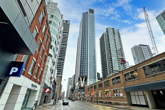 705 - 357 King St W, Condo with 1 bedrooms, 1 bathrooms and 0 parking in Toronto ON | Image 1