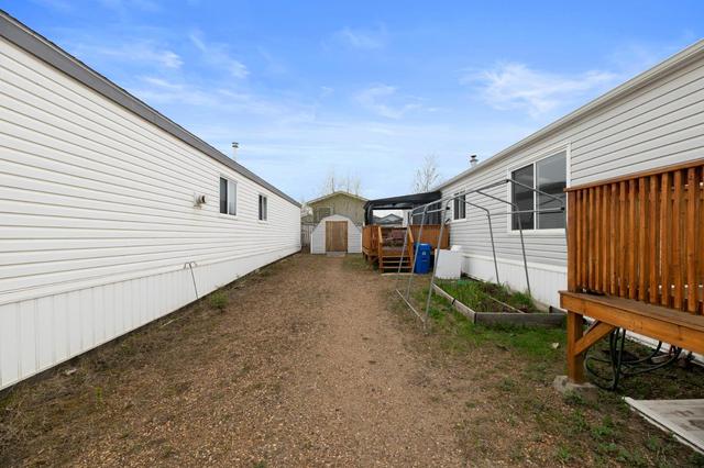 412 Cree Road, House detached with 3 bedrooms, 2 bathrooms and 2 parking in Wood Buffalo AB | Image 2