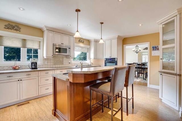 984 King St, House detached with 2 bedrooms, 3 bathrooms and 12 parking in Caledon ON | Image 4