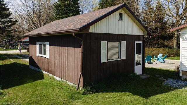 302 Sauk Court, House detached with 3 bedrooms, 1 bathrooms and 3 parking in Huron Kinloss ON | Image 5